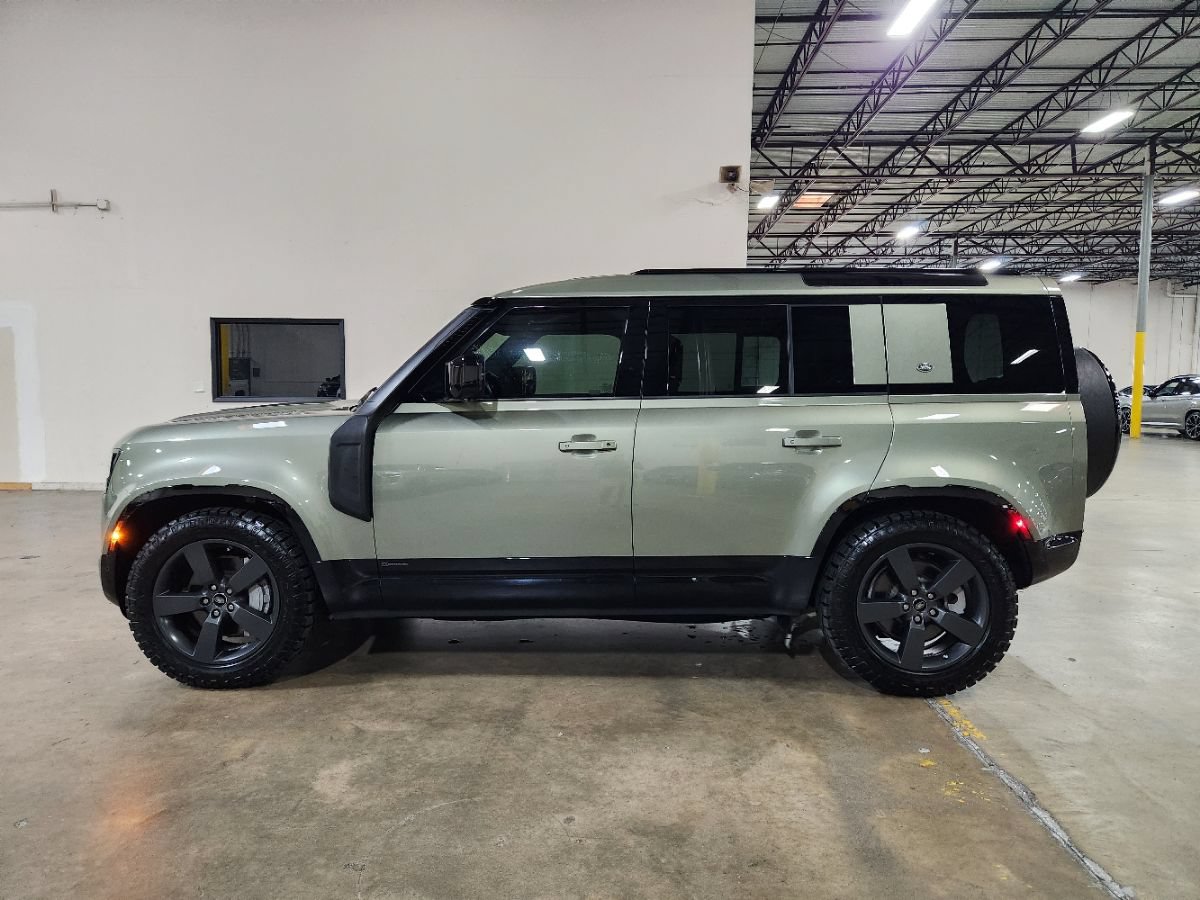 Used 2021 Land Rover Defender 110 X-Dynamic SE AWD/4WD image 7