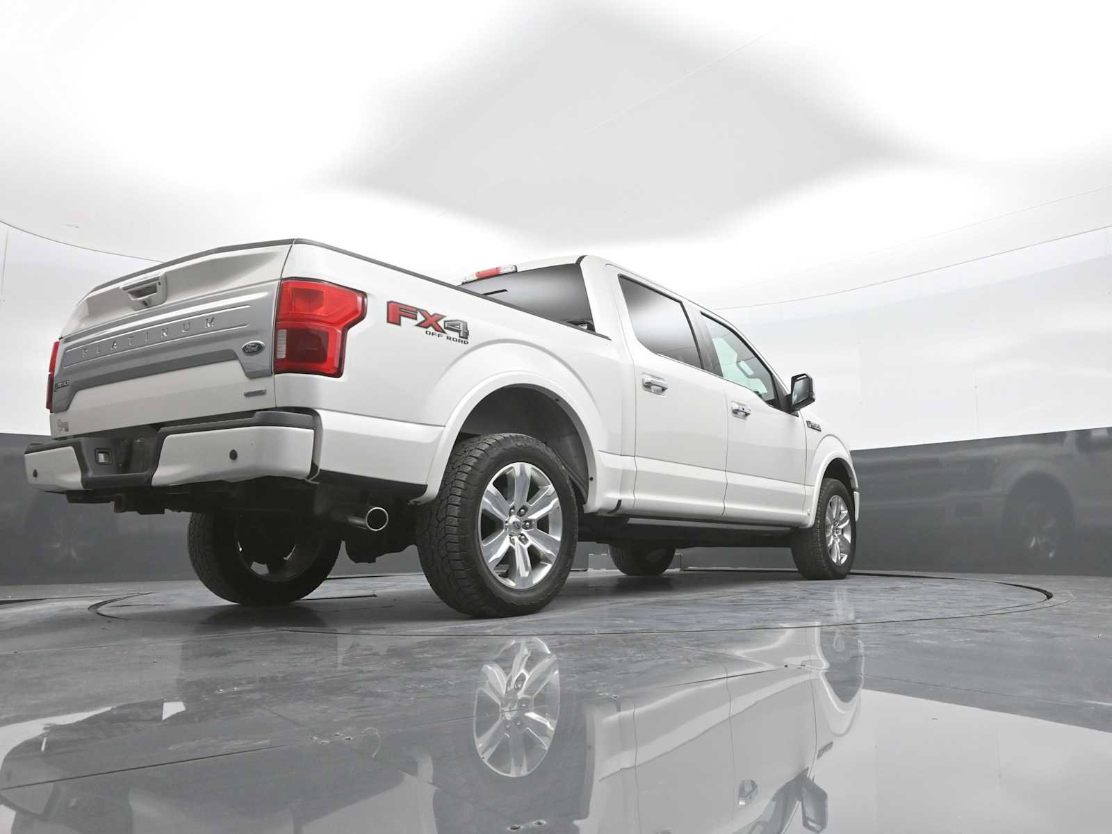 Used 2018 Ford F150 Platinum w/ Equipment Group 701A Luxury AWD/4WD image 37