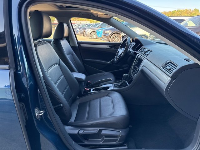 Used 2019 Volkswagen Passat 2.0T Wolfsburg image 39