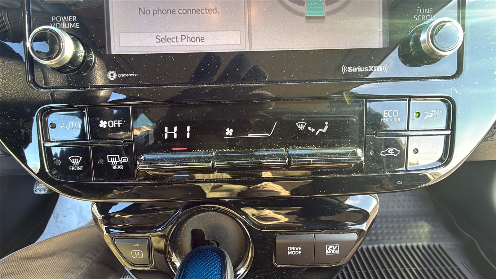 Used 2022 Toyota Prius LE image 20