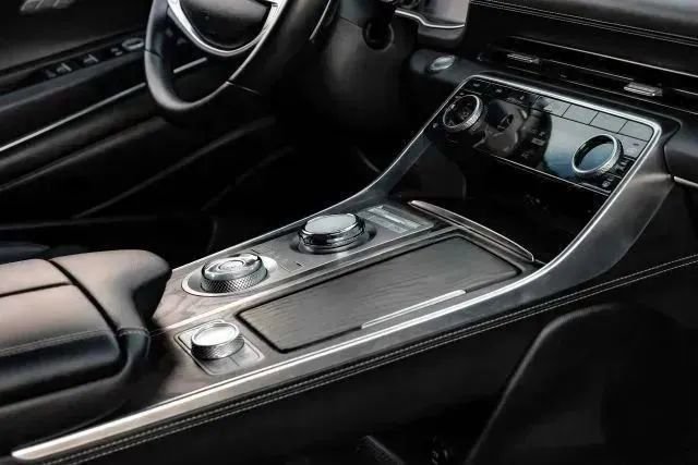 Used 2024 Genesis GV80 2.5T image 30