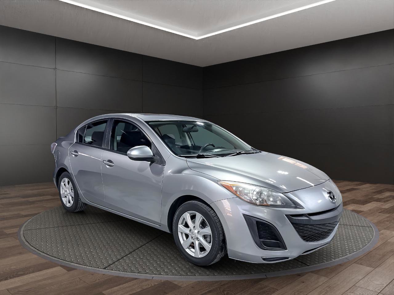 Used 2010 MAZDA MAZDA3 i Touring FWD image 2