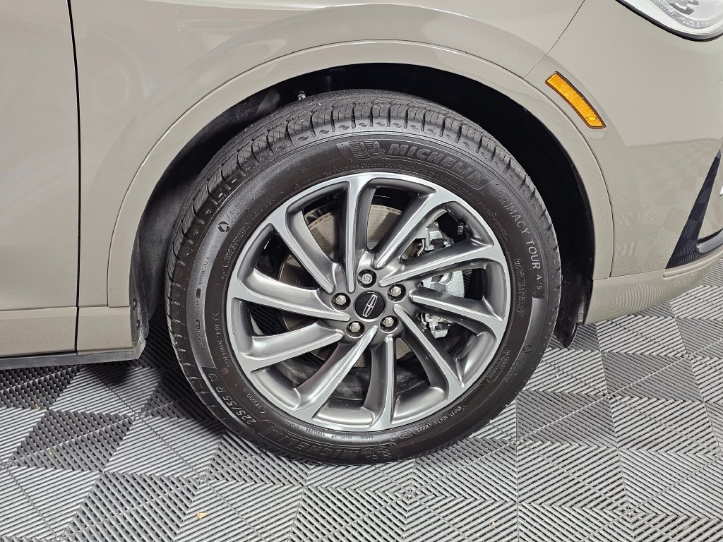 Certified 2025 Lincoln Corsair Grand Touring AWD/4WD image 9