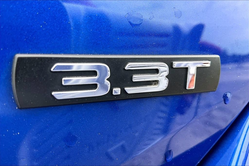 Used 2022 Genesis G70 3.3T RWD image 8