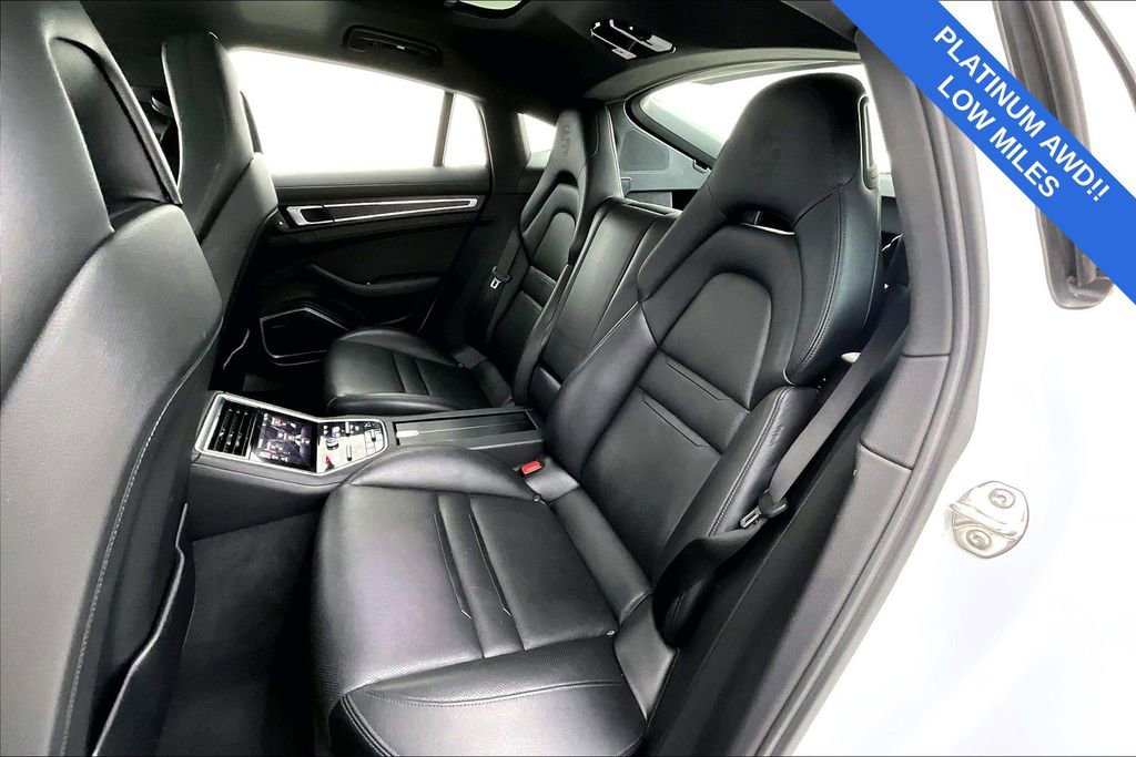 Used 2022 Porsche Panamera Platinum Edition image 32