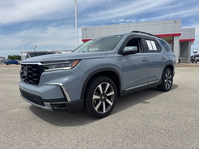 Used 2024 Honda Pilot Touring image 2