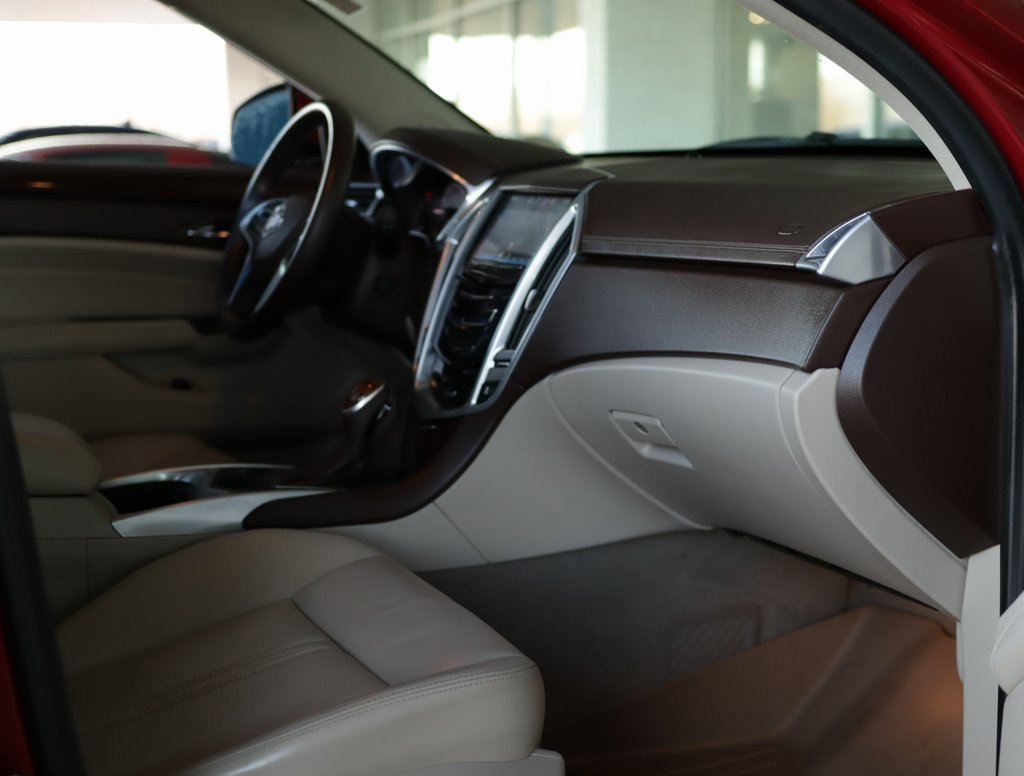 Used 2015 Cadillac SRX Luxury w/ Driver Awareness Package image 32