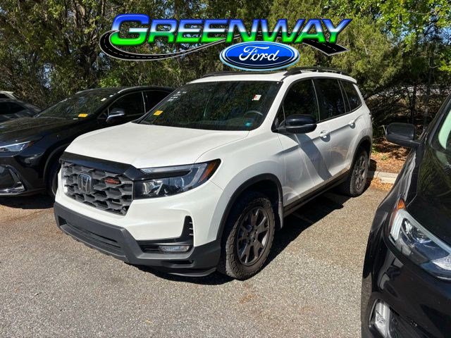 Used 2024 Honda Passport TrailSport image 1