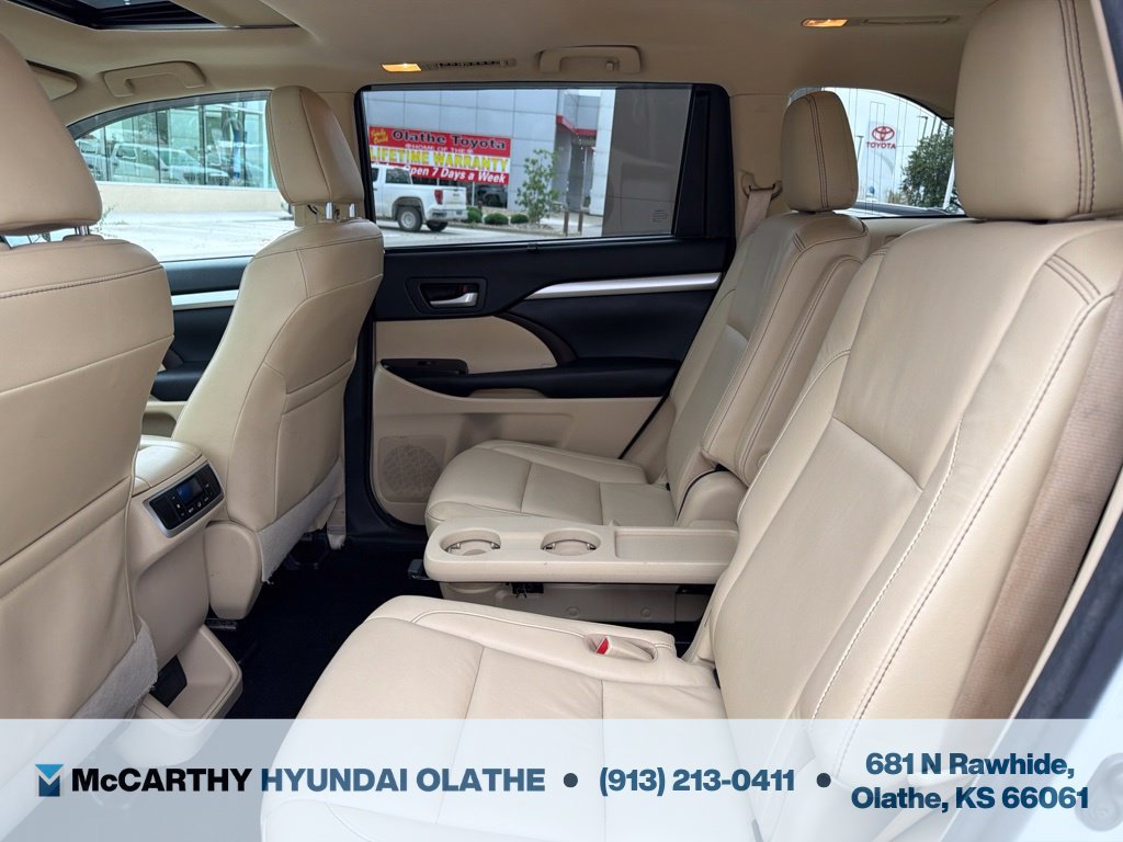 Used 2017 Toyota Highlander XLE w/ Protection Package #3 AWD/4WD image 4