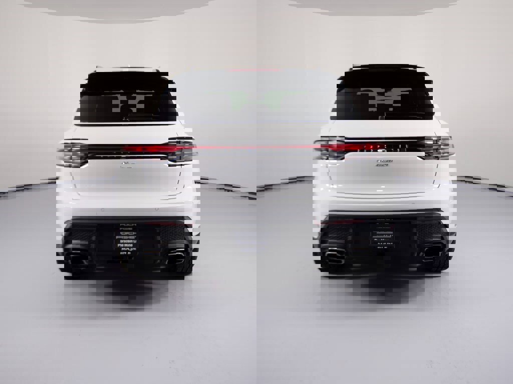 New 2026 Porsche Macan image 8