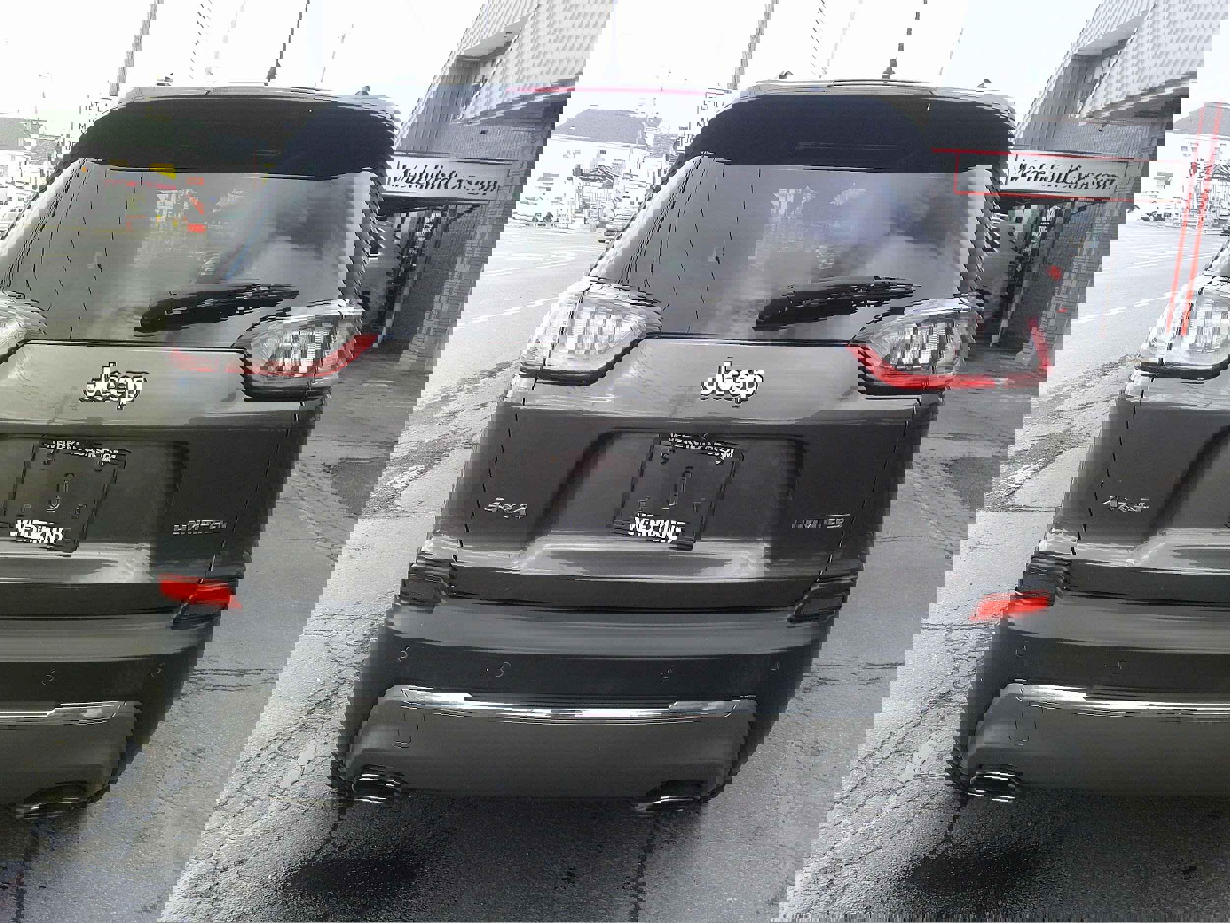 Used 2019 Jeep Cherokee Limited w/ Luxury Group image 4