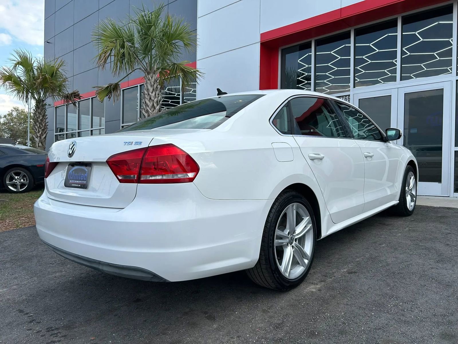 Used 2014 Volkswagen Passat 1.8T SE image 4