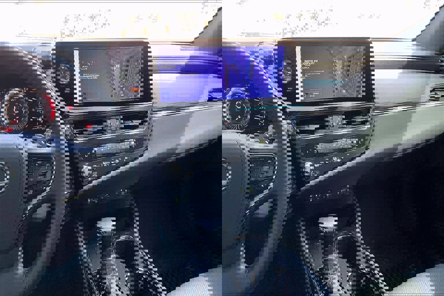 Used 2025 Lexus ES 300h w/ Premium Package image 6