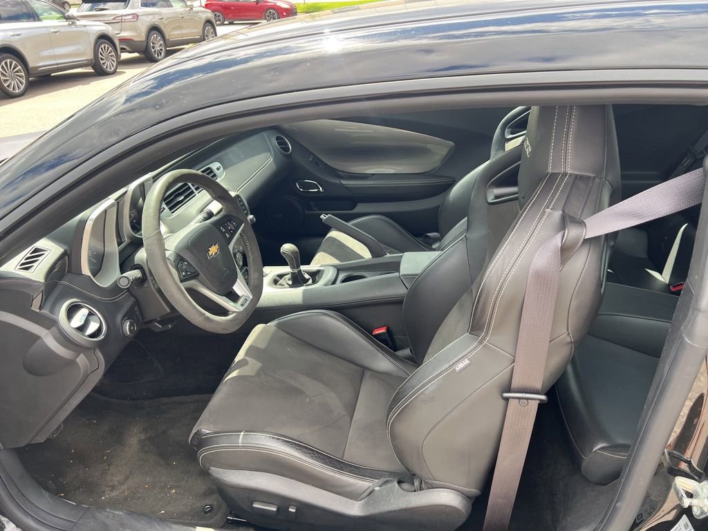 Used 2015 Chevrolet Camaro SS w/ SS Performance Package RWD image 10