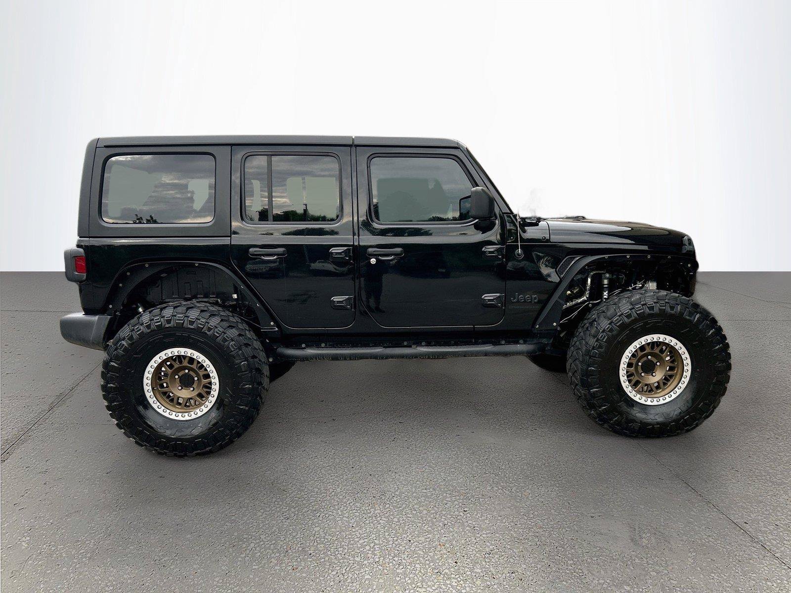 Used 2023 Jeep Wrangler Unlimited Sport AWD/4WD image 3