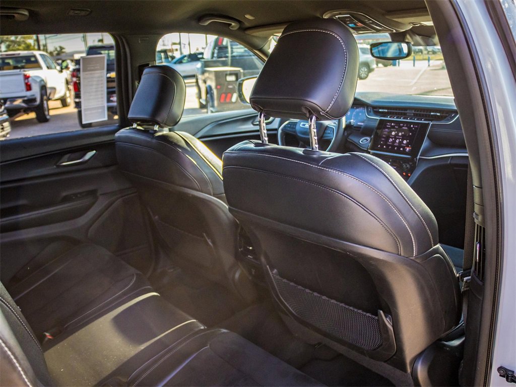 Used 2024 Jeep Grand Cherokee L Laredo image 17