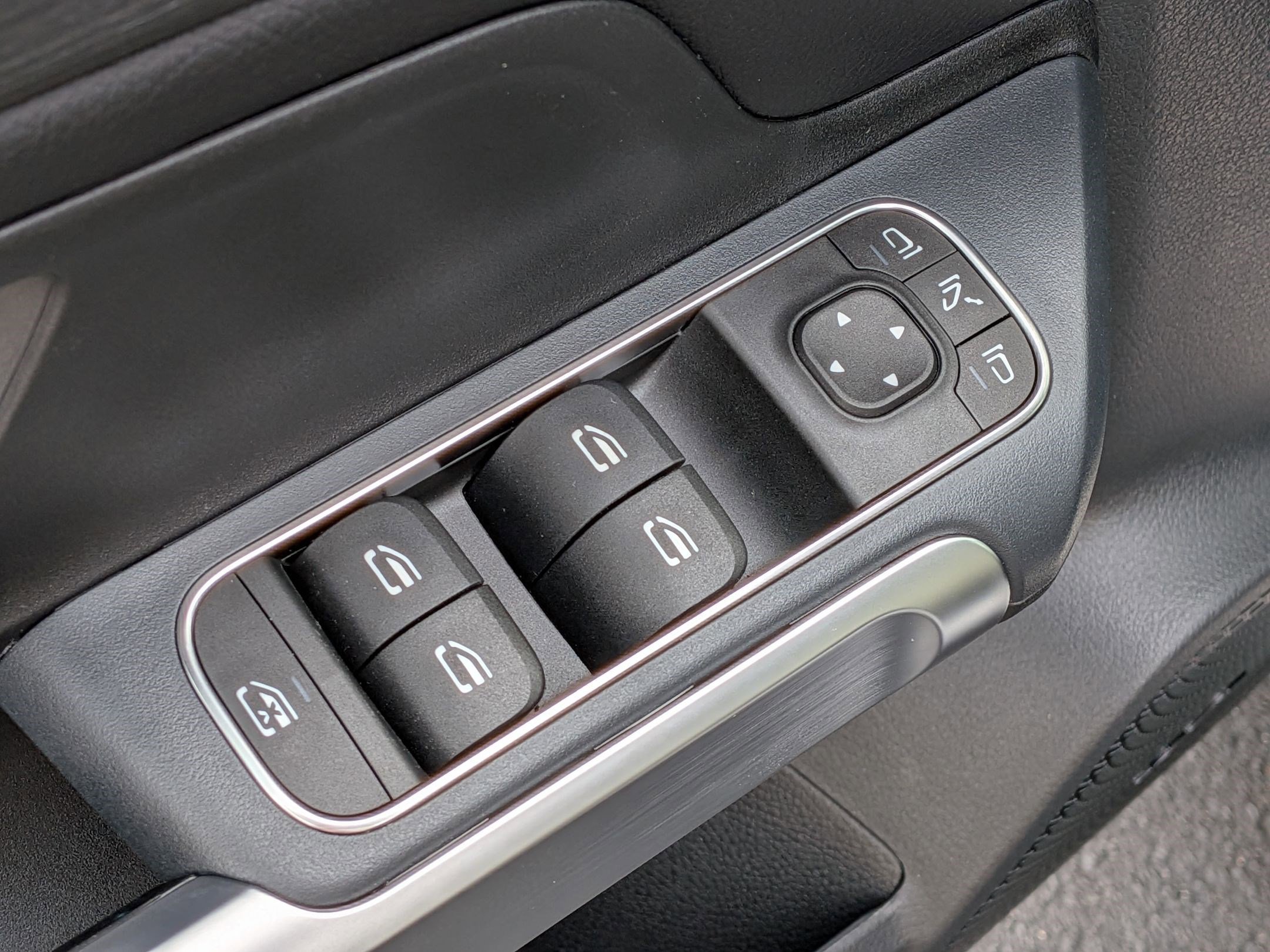 New 2026 Mercedes-Benz GLB 250 image 16