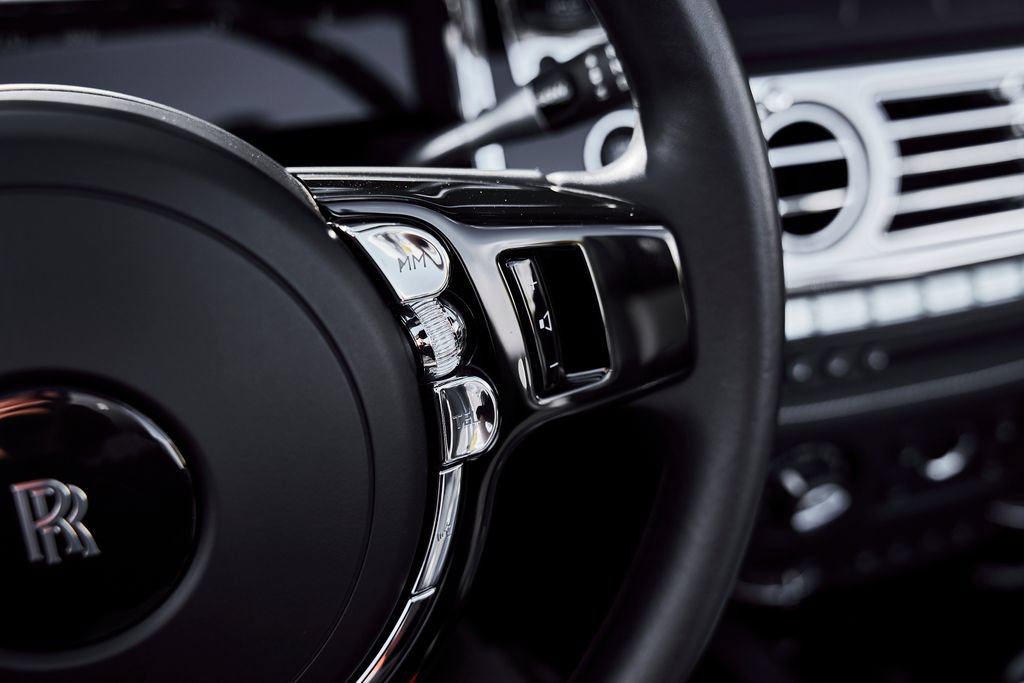 Used 2018 Rolls-Royce Dawn RWD image 51