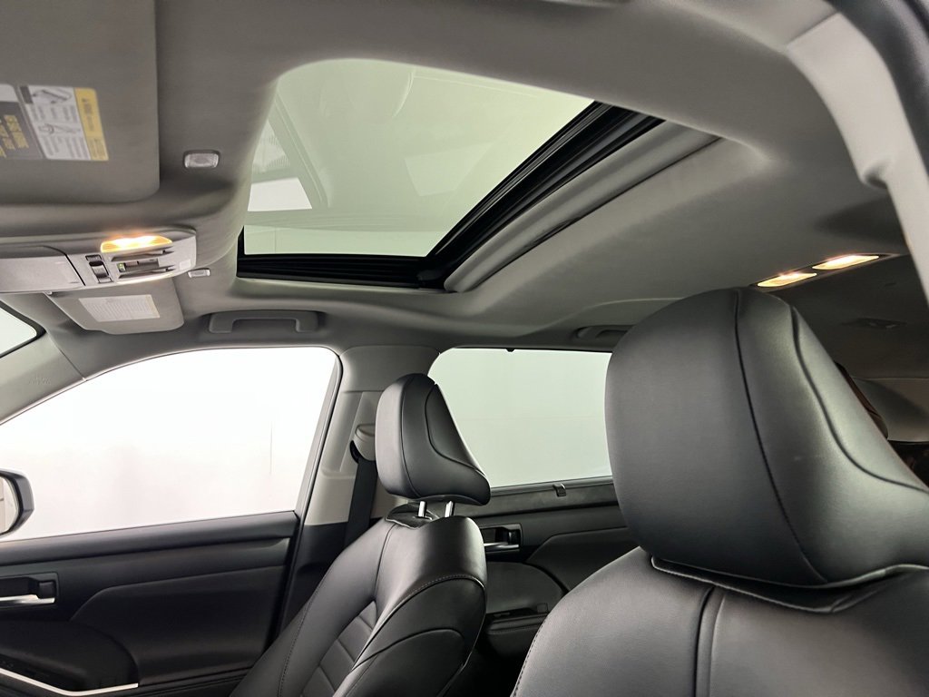 Used 2025 Toyota Highlander XLE image 23