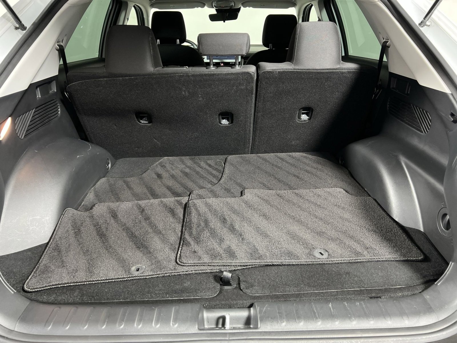 Used 2023 Hyundai Ioniq 5 SE w/ Cargo Package image 25