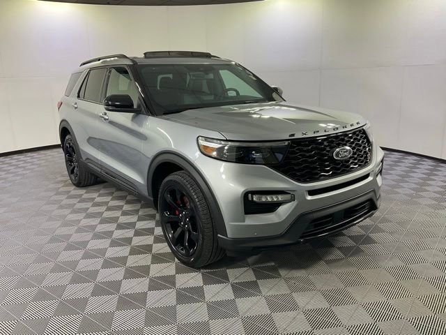 Used 2024 Ford Explorer ST w/ Equipment Group 401A image 3