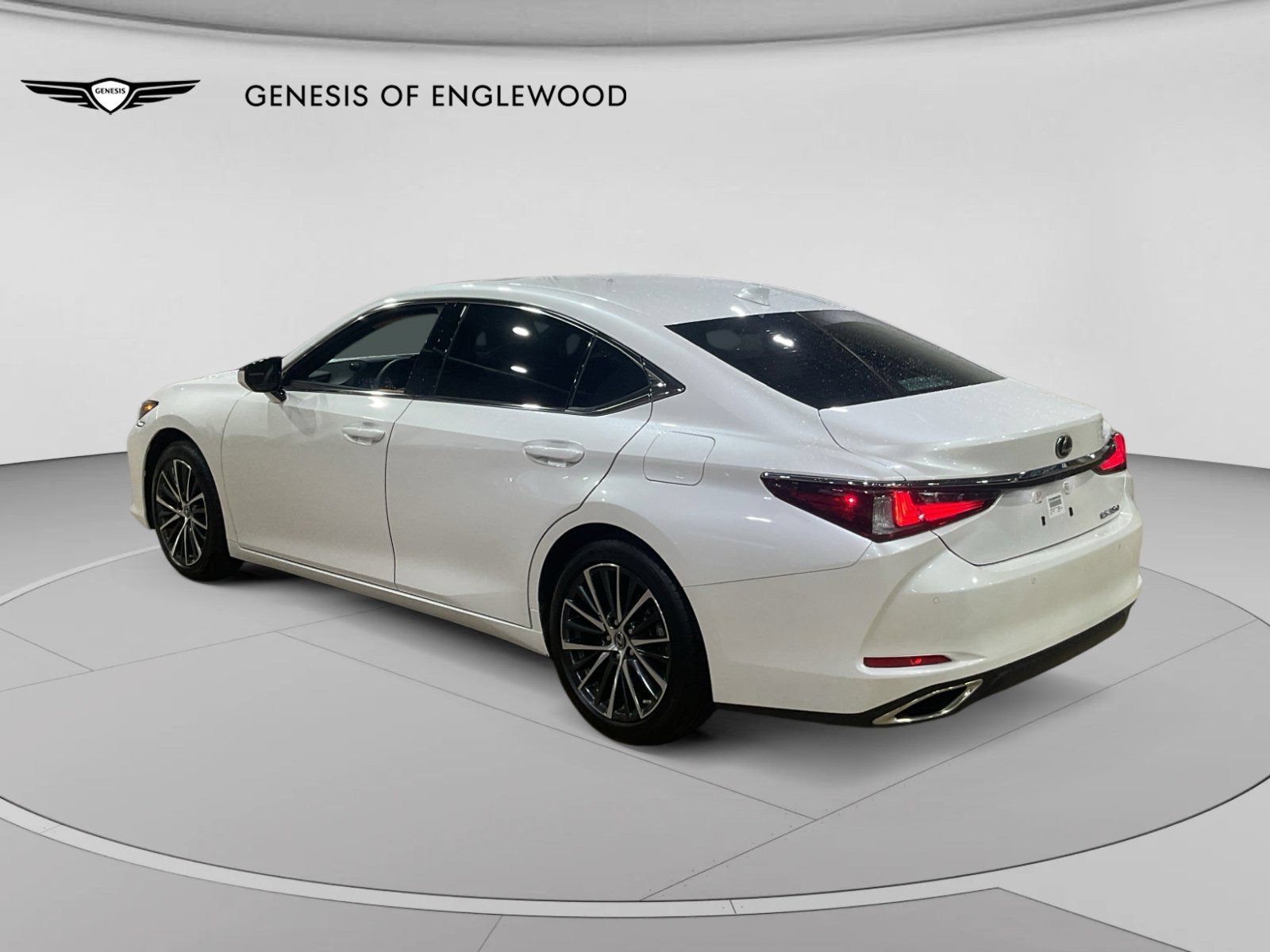 Used 2025 Lexus ES 350 w/ Premium Package FWD image 10