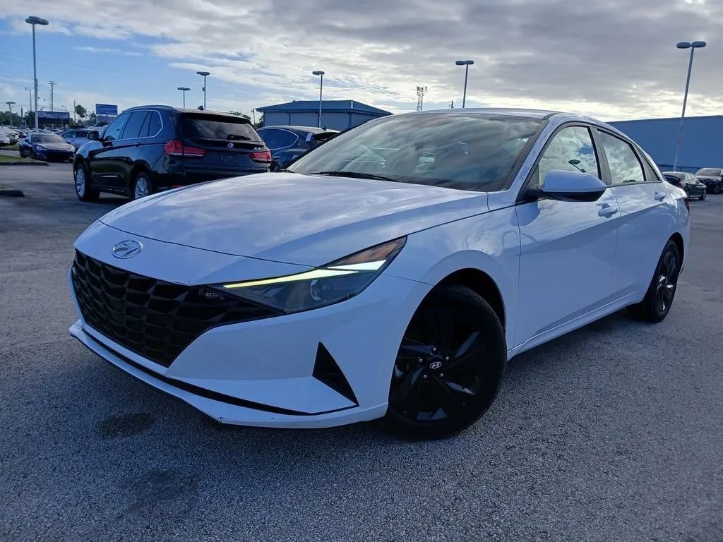 Used 2021 Hyundai Elantra Blue