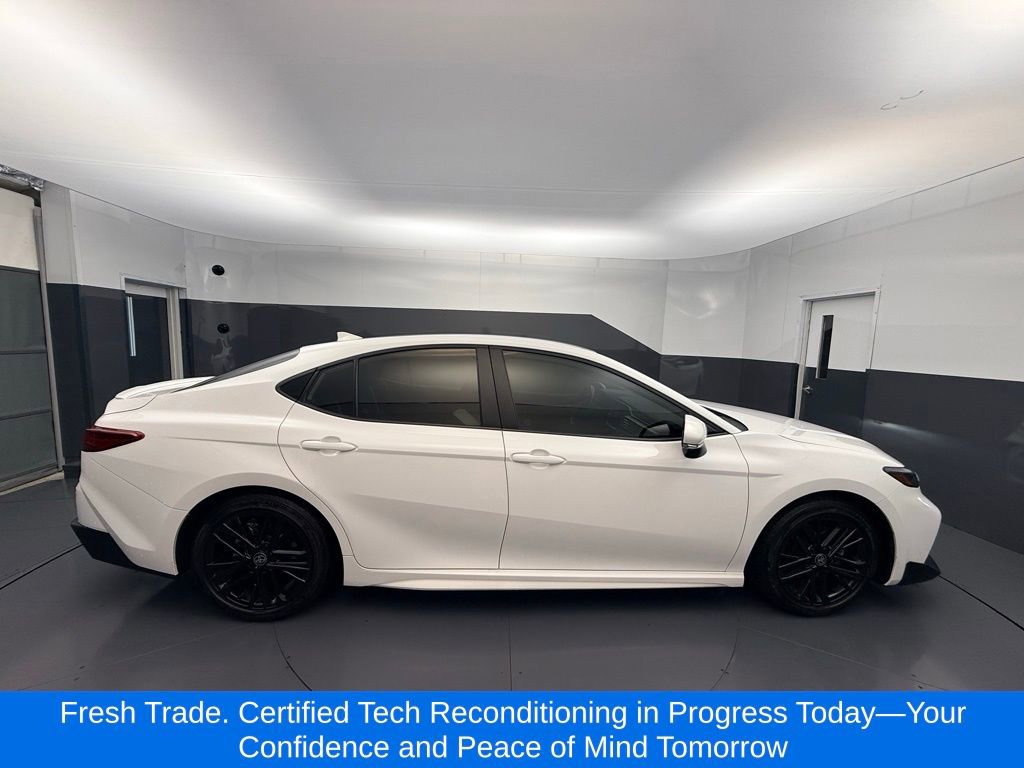 Used 2025 Toyota Camry SE FWD image 5