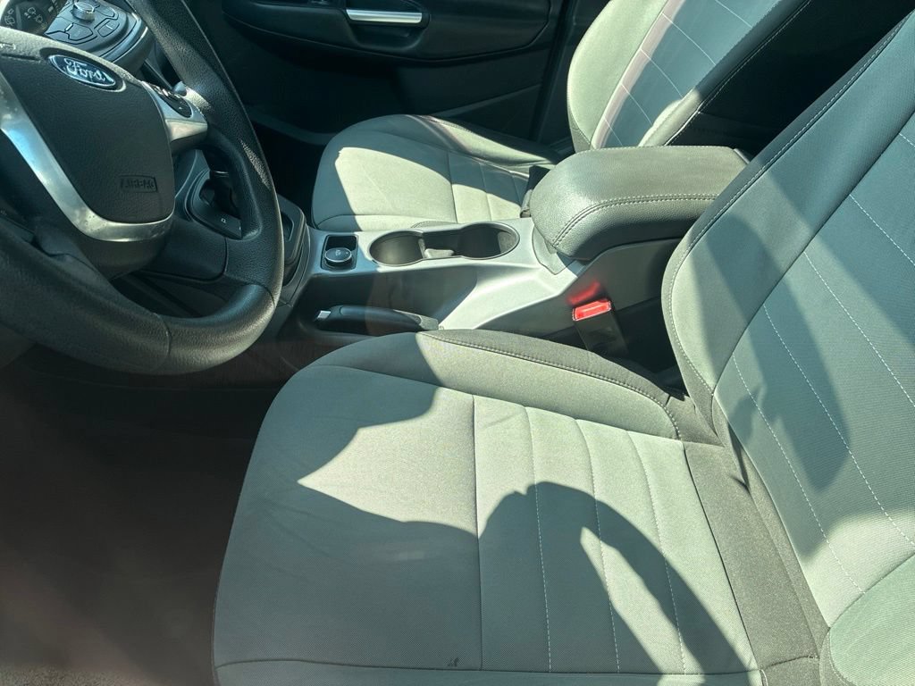 Used 2016 Ford Escape SE w/ Equipment Group 201A AWD/4WD image 4