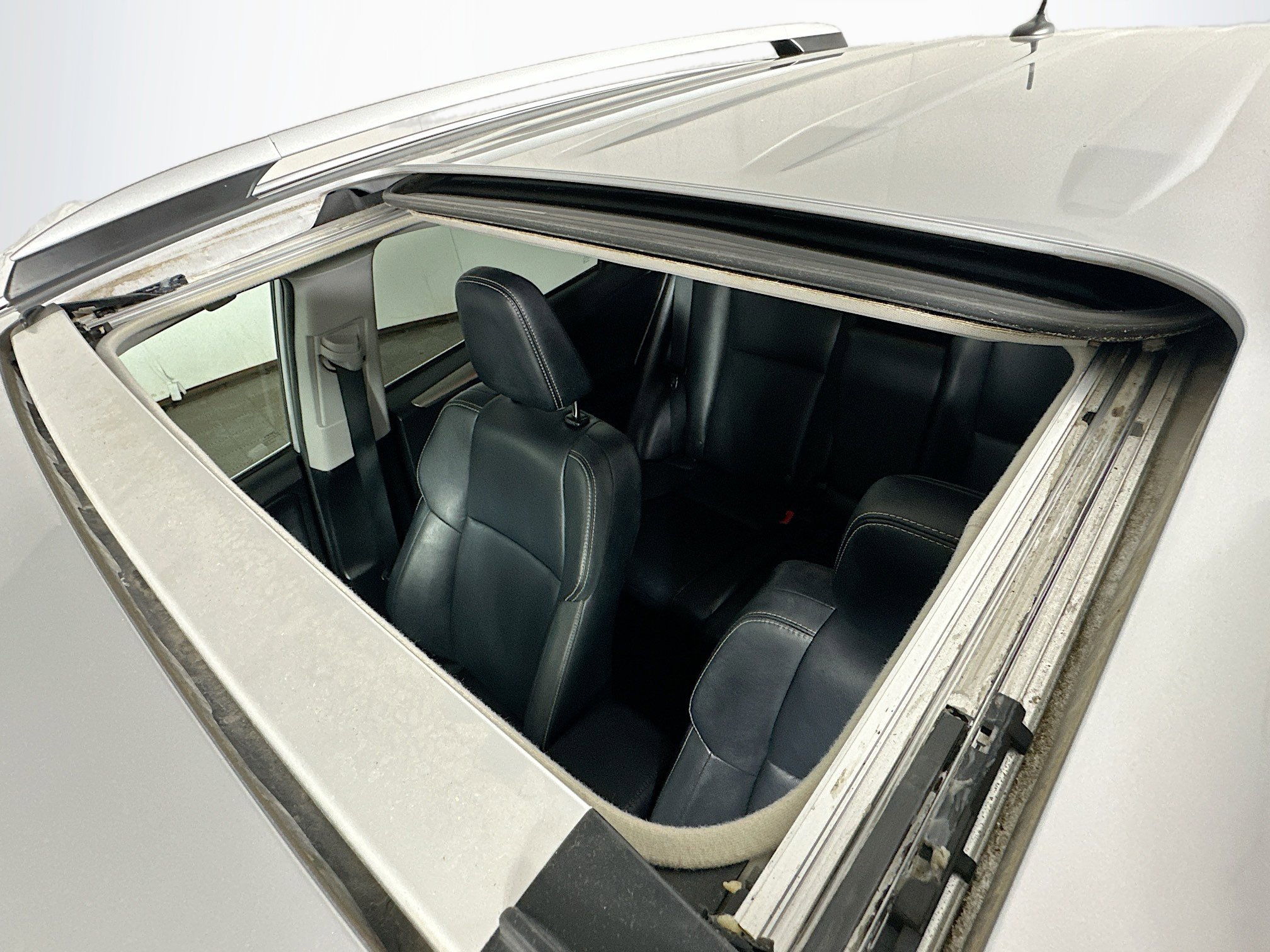 Used 2014 Toyota RAV4 Limited w/ Technology Package FWD image 22