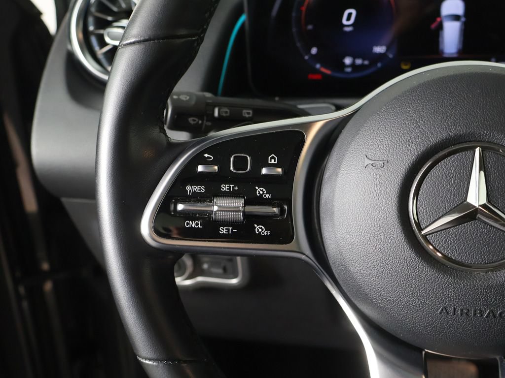 Used 2023 Mercedes-Benz GLB 250 4MATIC w/ Premium Package image 38