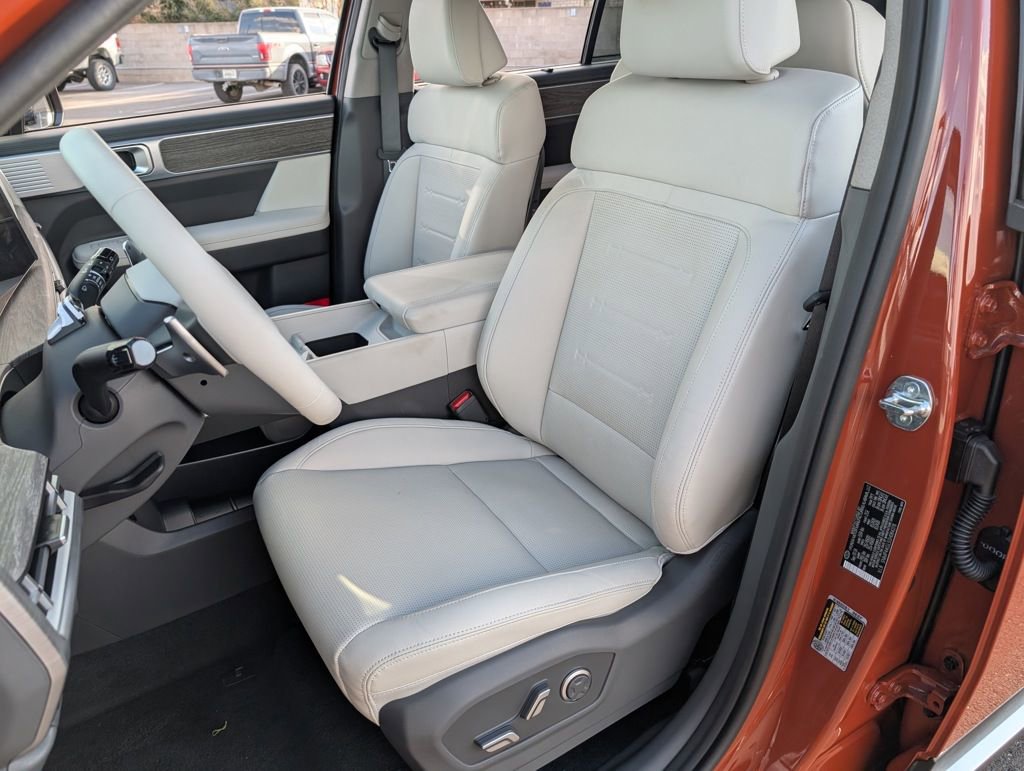 New 2025 Hyundai Santa Fe Limited image 10