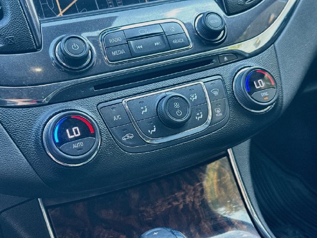 Used 2014 Chevrolet Impala LTZ FWD image 16