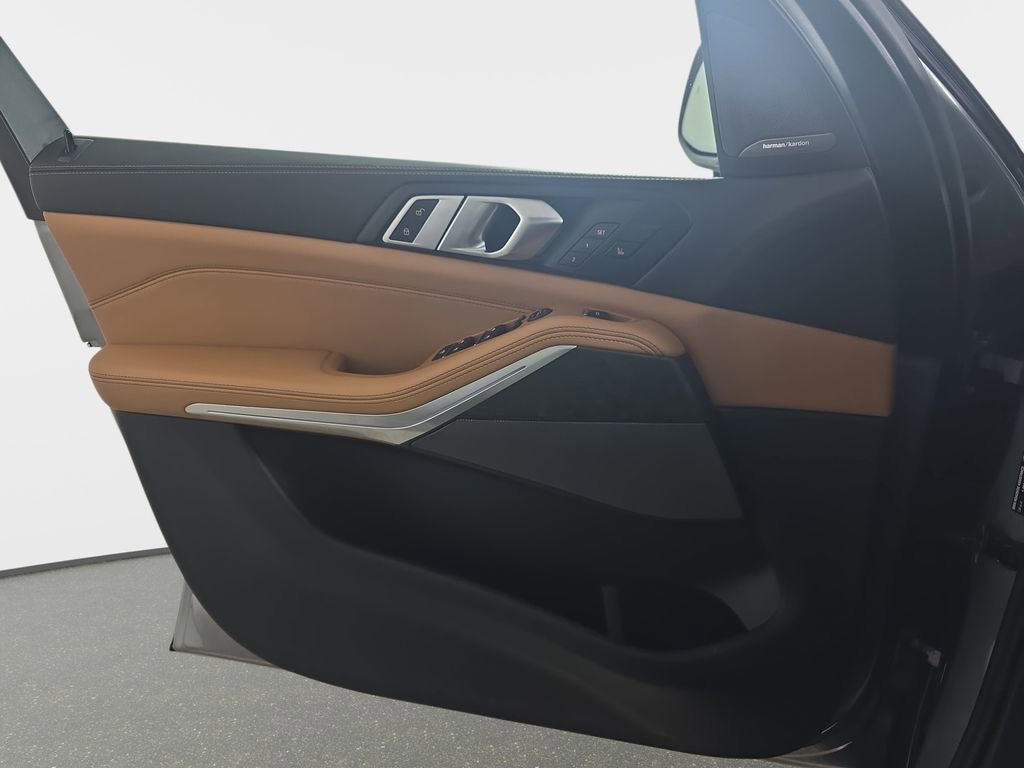Used 2026 BMW X5 xDrive40i w/ Climate Comfort Package image 30