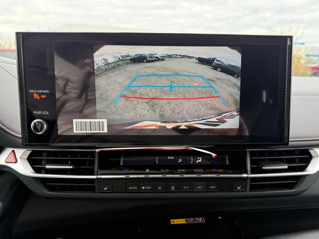 Used 2025 Toyota Sienna XSE w/ XSE Plus Package AWD/4WD image 44