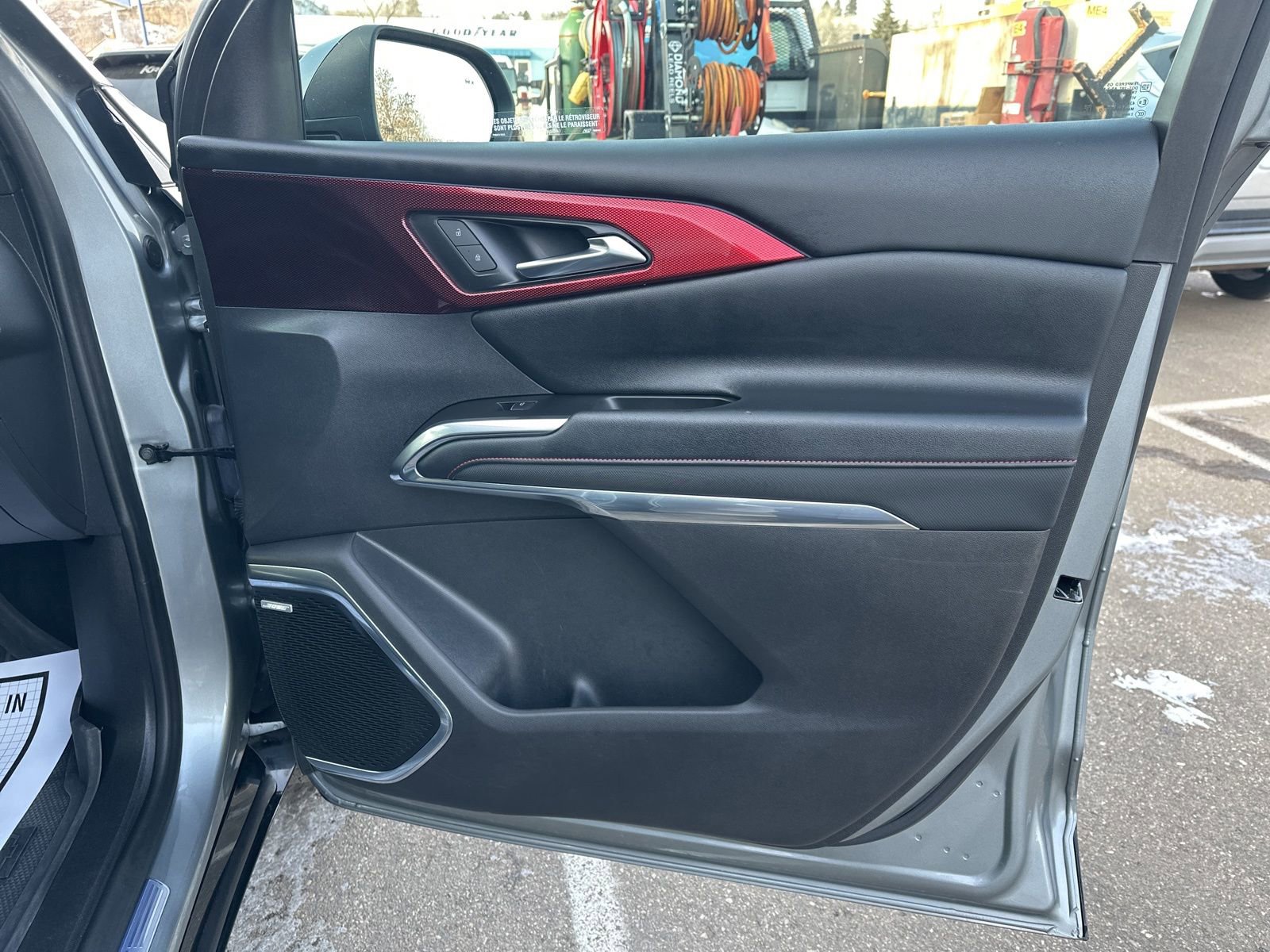 Used 2024 Chevrolet Traverse RS AWD/4WD image 46