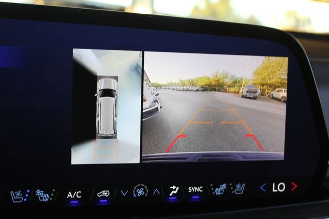 Used 2025 Chevrolet Suburban Premier image 15