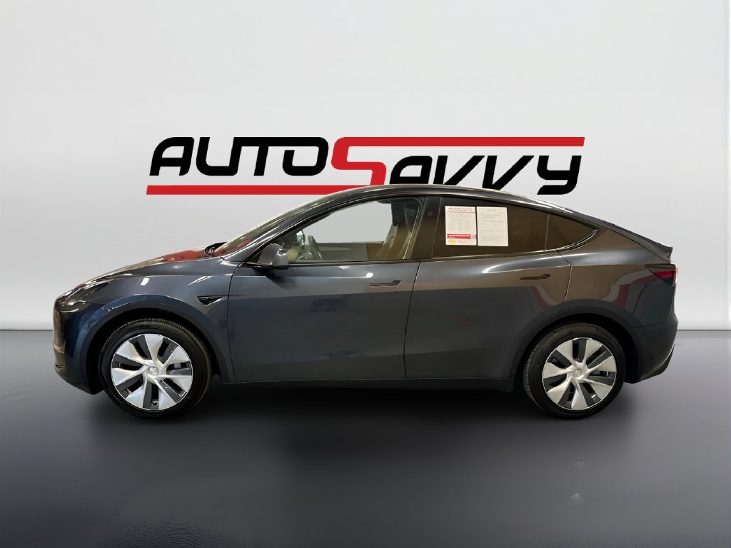 Used 2024 Tesla Model Y Long Range AWD/4WD image 4