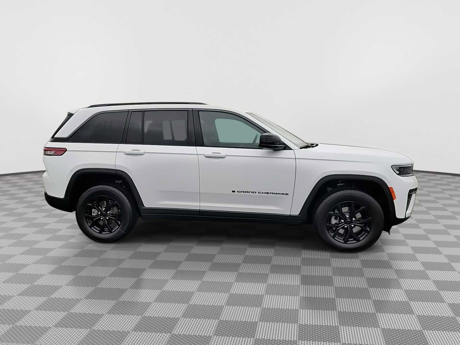 New 2026 Jeep Grand Cherokee Altitude image 9