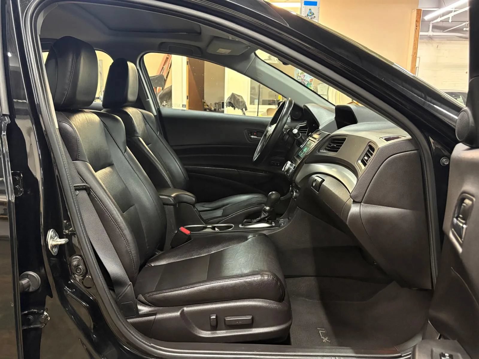 Used 2017 Acura ILX FWD image 20