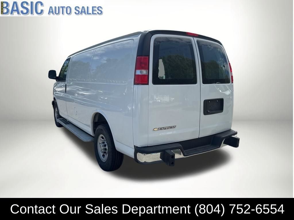 Used 2024 Chevrolet Express 2500 w/ Driver Convenience Package RWD image 9