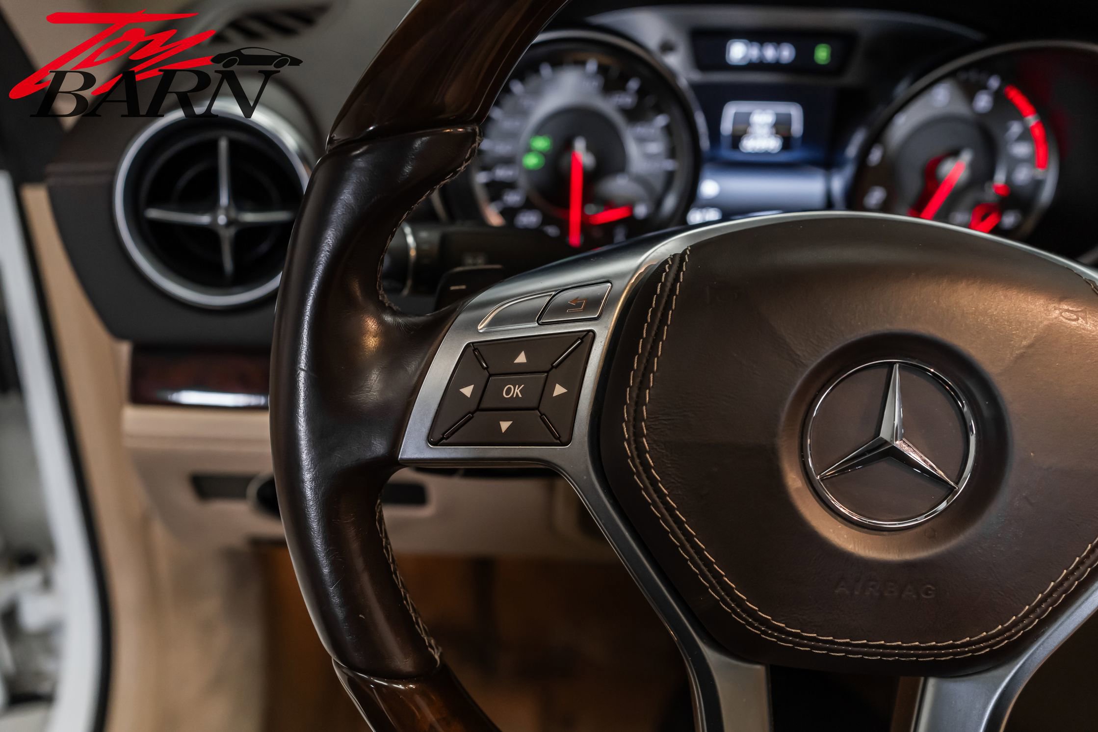 Used 2015 Mercedes-Benz SL 550 image 39