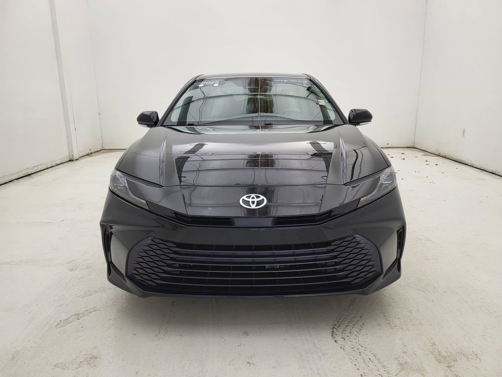 Used 2025 Toyota Camry LE image 17