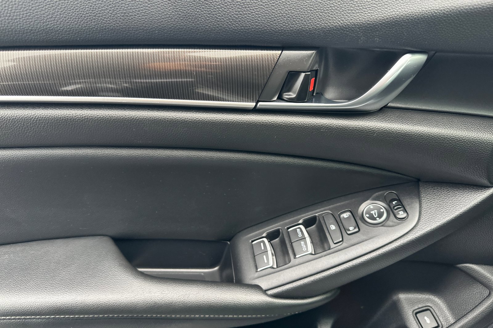 Used 2022 Honda Accord Sport image 12