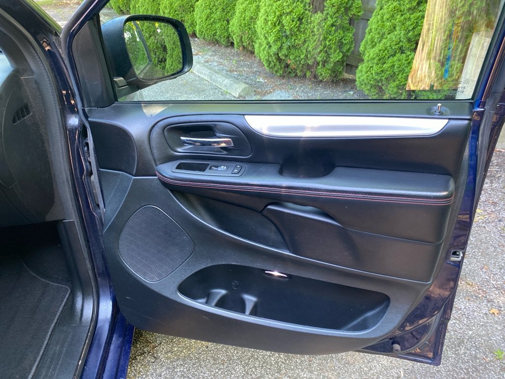 Used 2016 Dodge Grand Caravan R/T FWD image 21