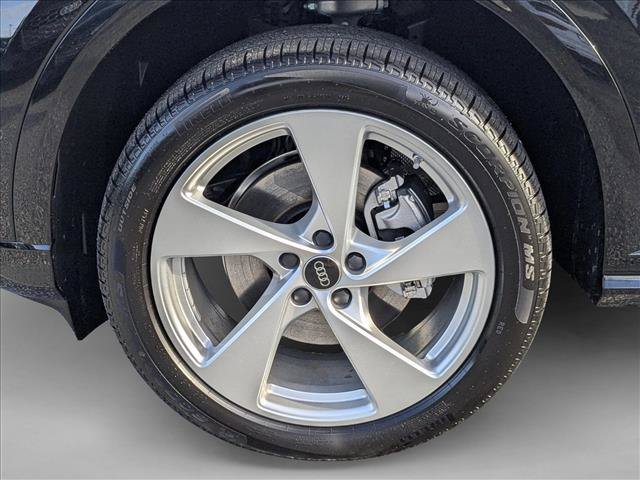 Certified 2025 Audi Q5 Premium Plus w/ Premium Plus AWD/4WD image 9
