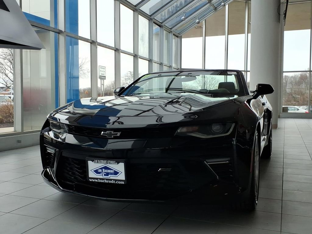 Used 2017 Chevrolet Camaro SS image 2