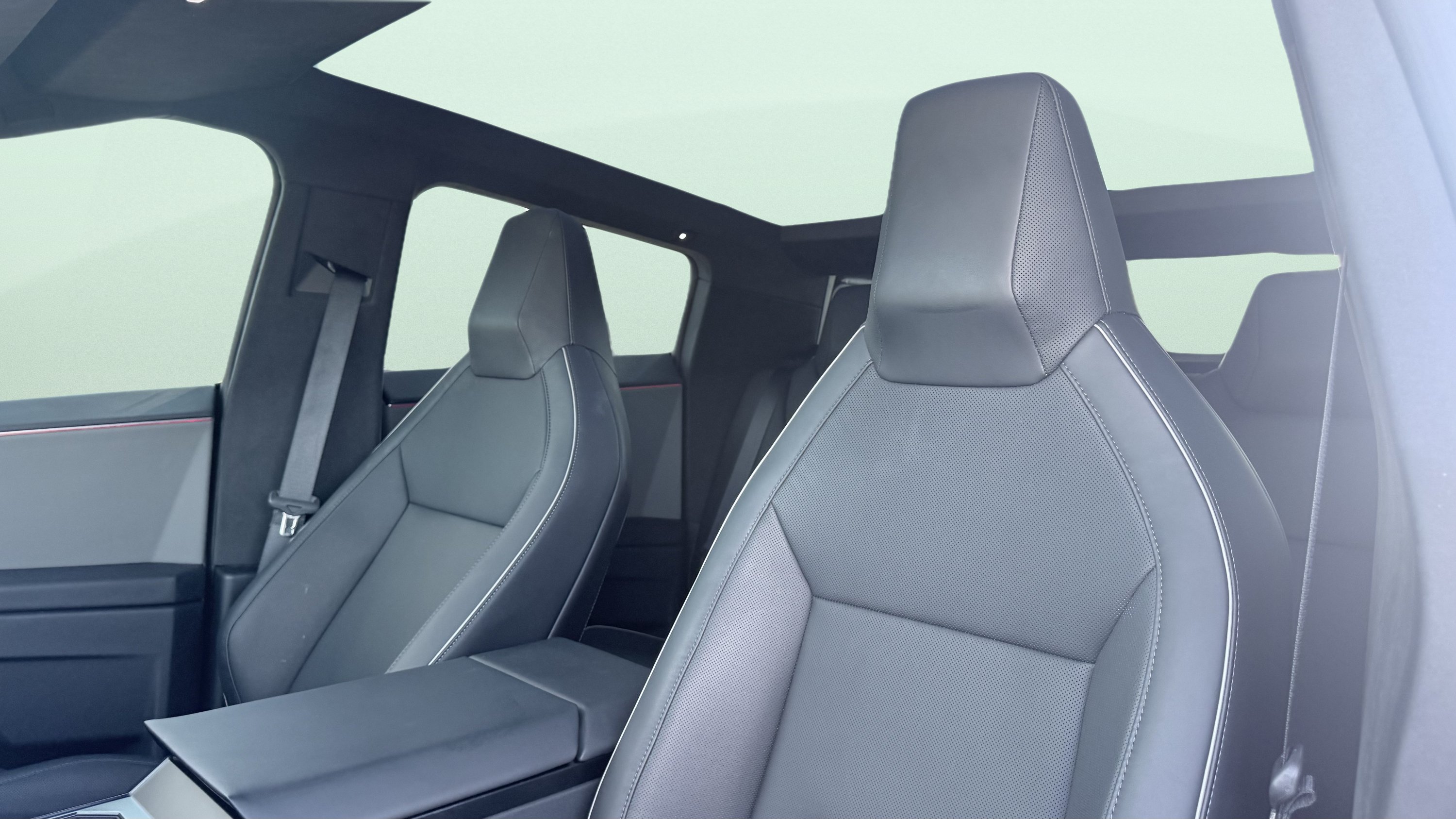 Used 2024 Tesla Cybertruck AWD Crew Cab image 23