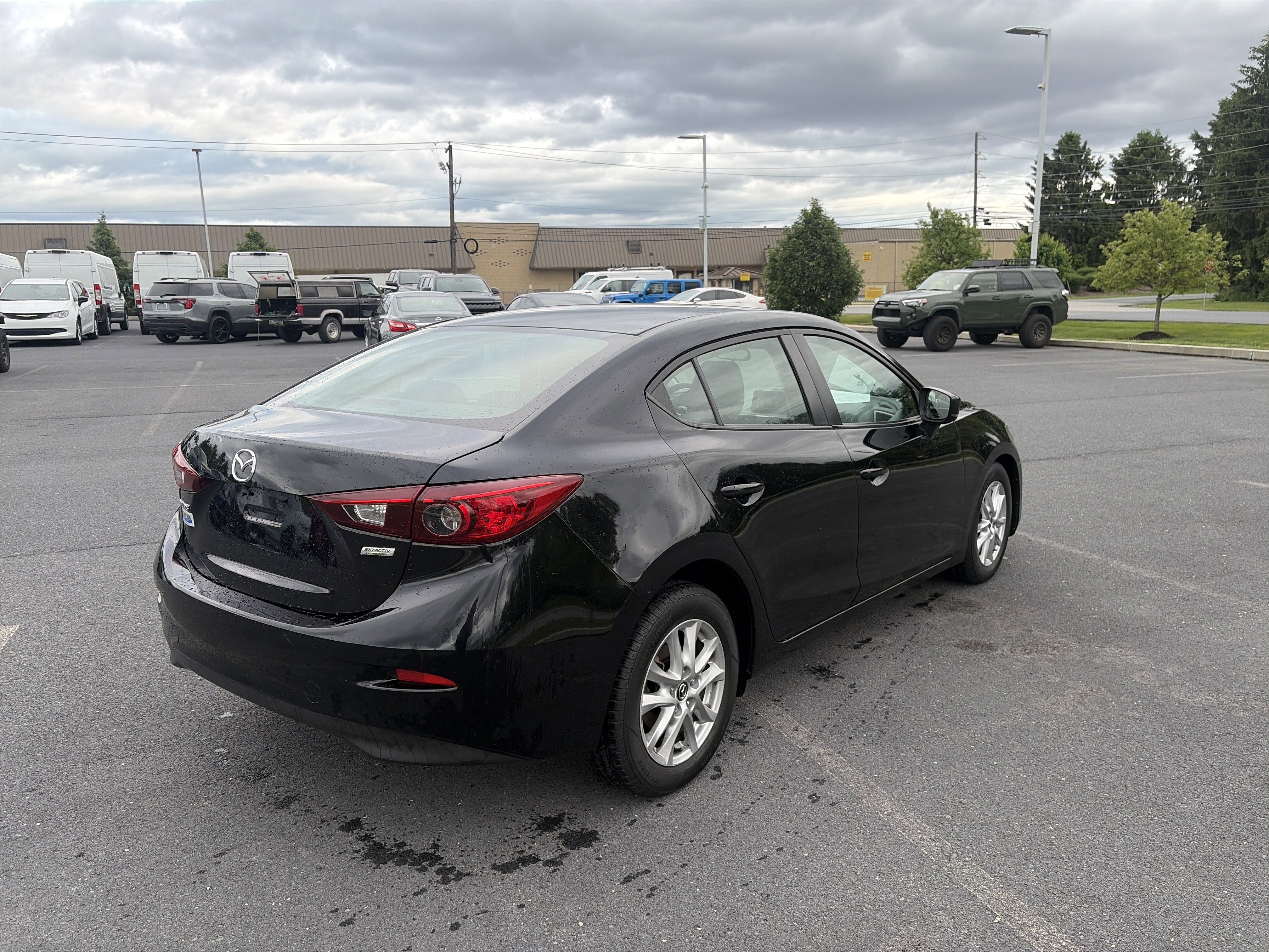 Used 2018 MAZDA MAZDA3 Sport w/ Preferred Equipment Package FWD image 4