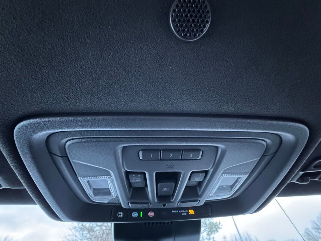 Used 2024 GMC Sierra 2500 AT4X image 31